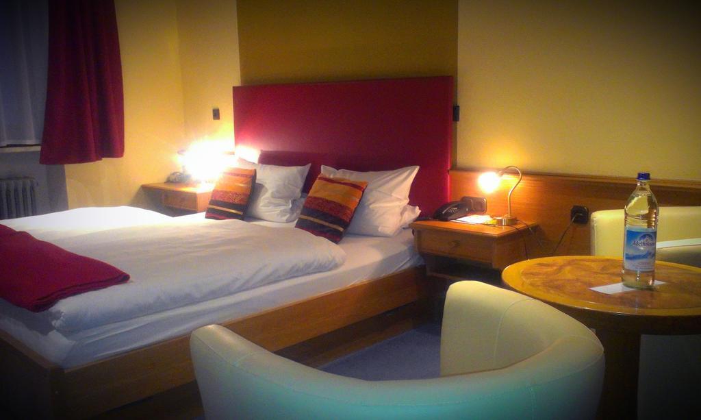 Hotel Zur Post Schonberg  Room photo